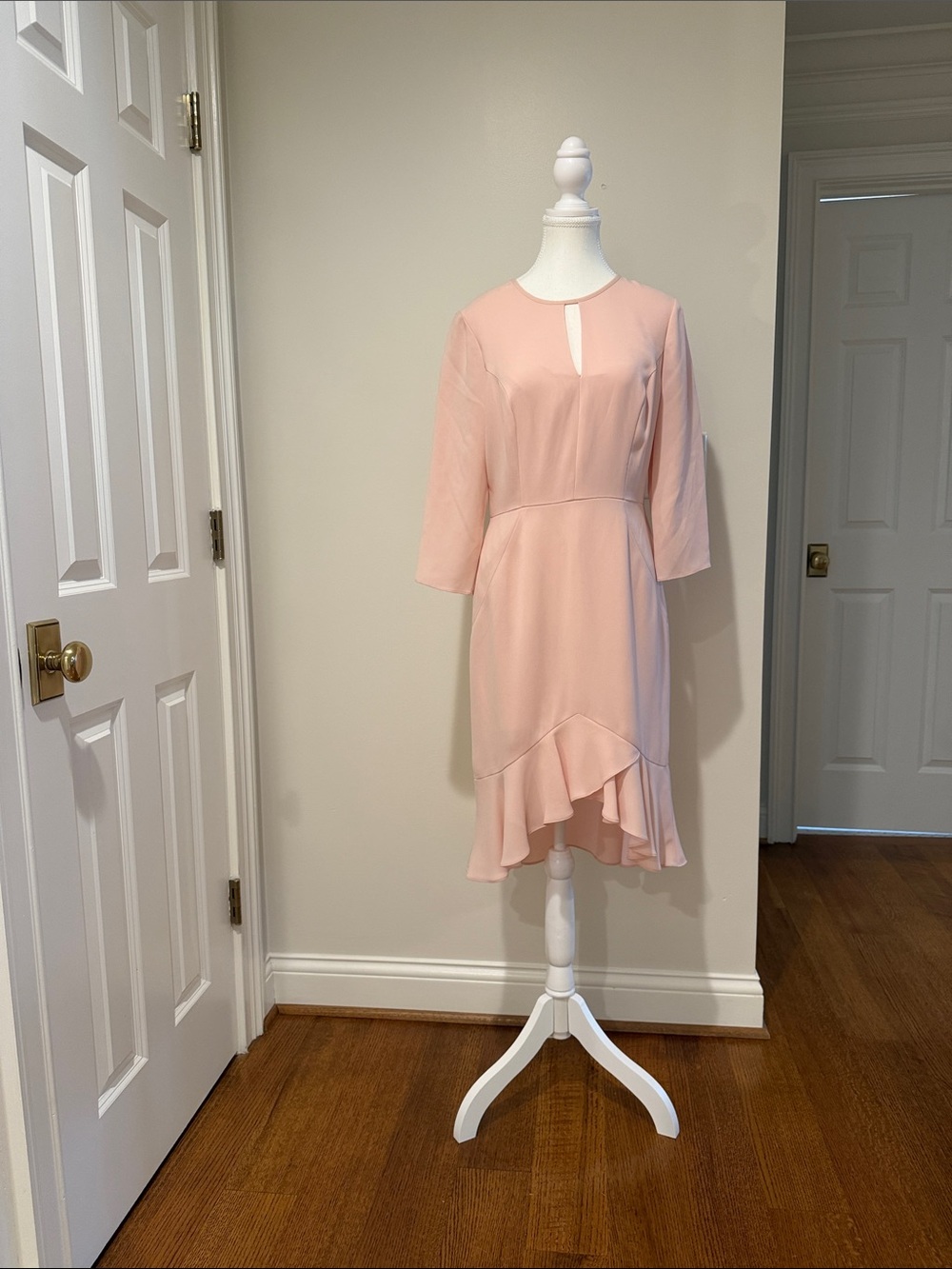 Shoshanna Soft Blush Pink Keyhole Midi Dress